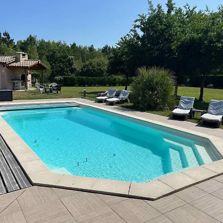 Melite Вилла Grayan-et-l'Hopital