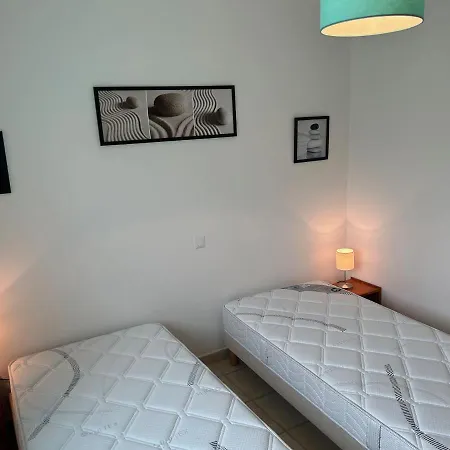 Melite Вилла Grayan-et-l'Hopital