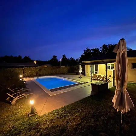 Melite Вилла Grayan-et-l'Hopital