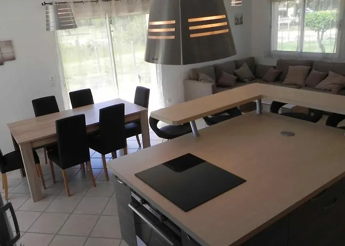 Melite Villa Grayan-et-l'Hopital